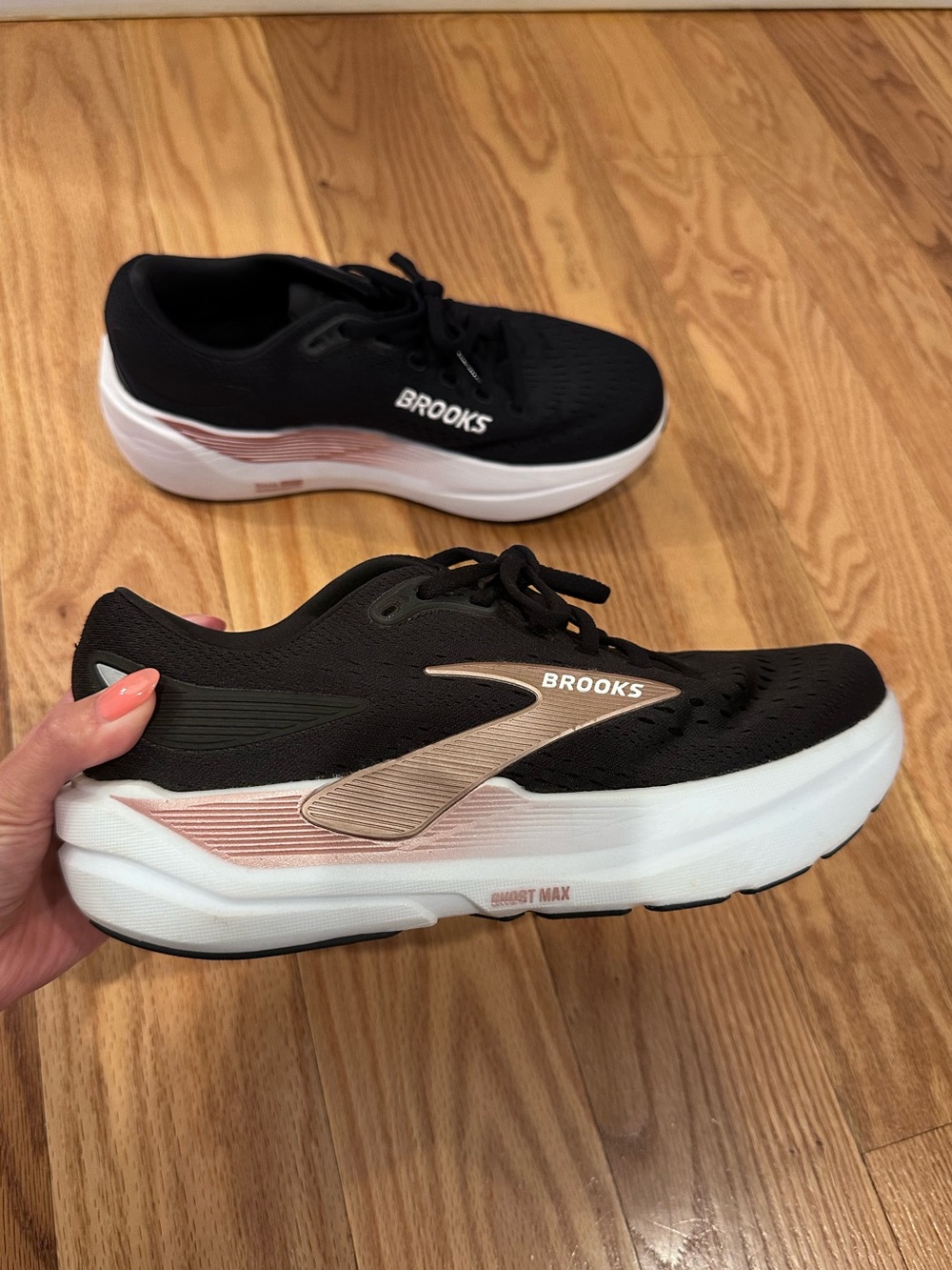 Brooks Ghost Max 3 Women's Running Shoes - Black / Rose Gold size 9